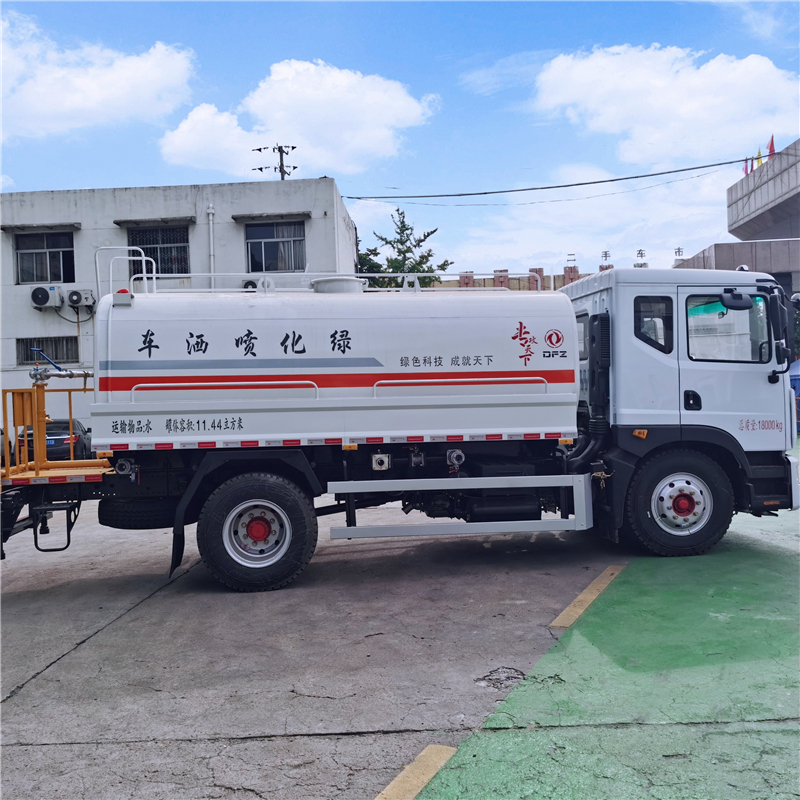 國六春風D9灑水車01.jpg