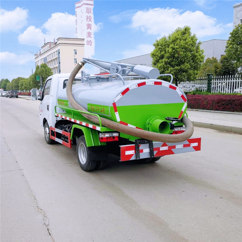 藍牌吸糞車01.jpg