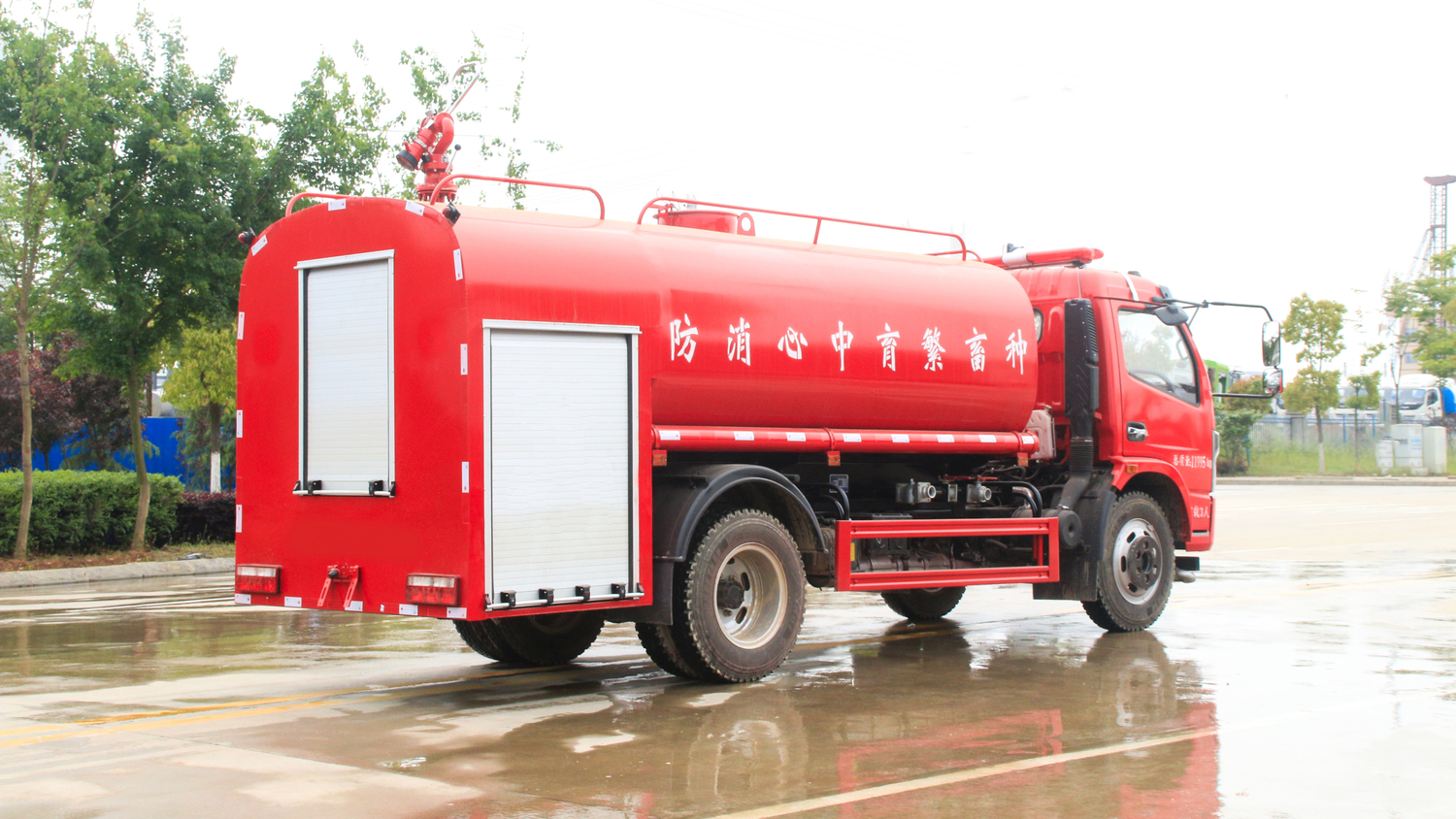 多利卡消防灑水車 (6).JPG