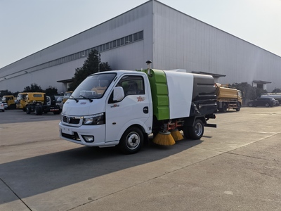 東風(fēng)途逸小型清洗掃路車藍(lán)牌
