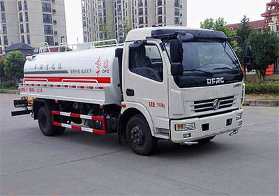东风多利卡8吨洒水车