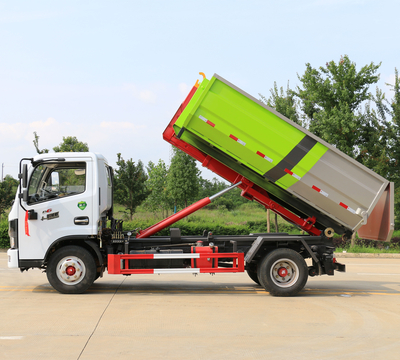 東風多利卡勾臂廂式垃圾車