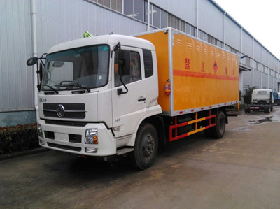 东风天锦危险品运输车