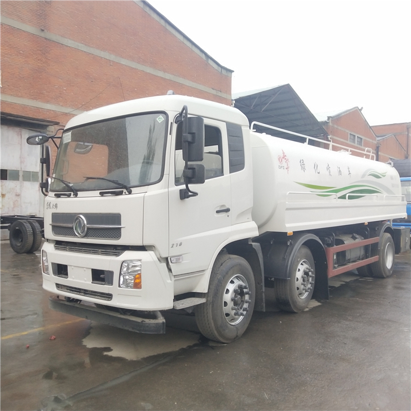 三轴洒水车04.jpg