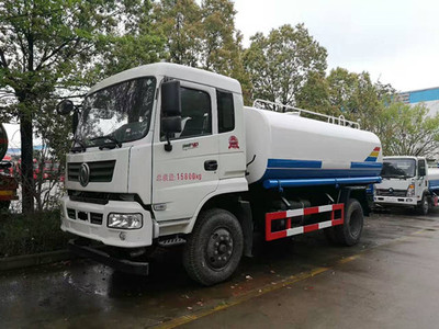 东风15吨洒水车