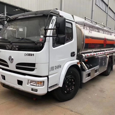 東風(fēng)多利卡8噸鋁合金加油車