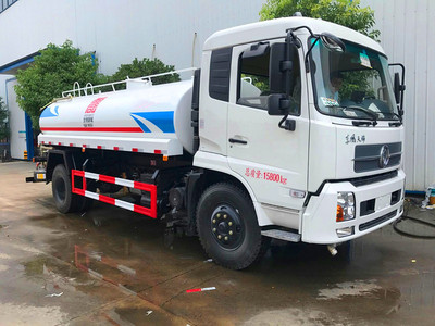 天锦洒水车